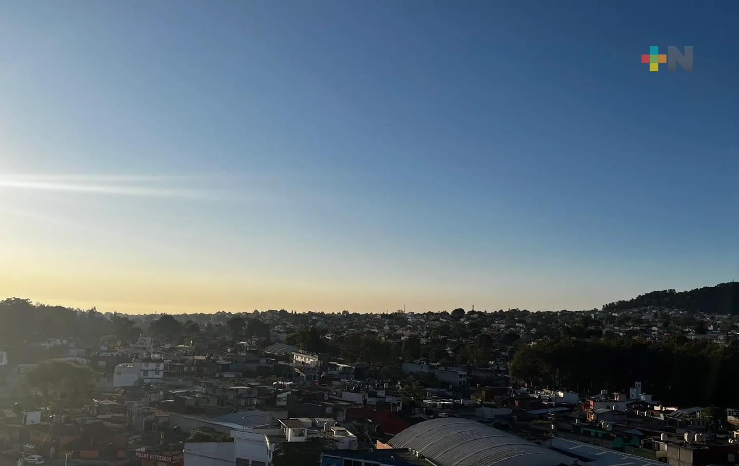 Ambiente muy caluroso prevalece en la entidad, este martes