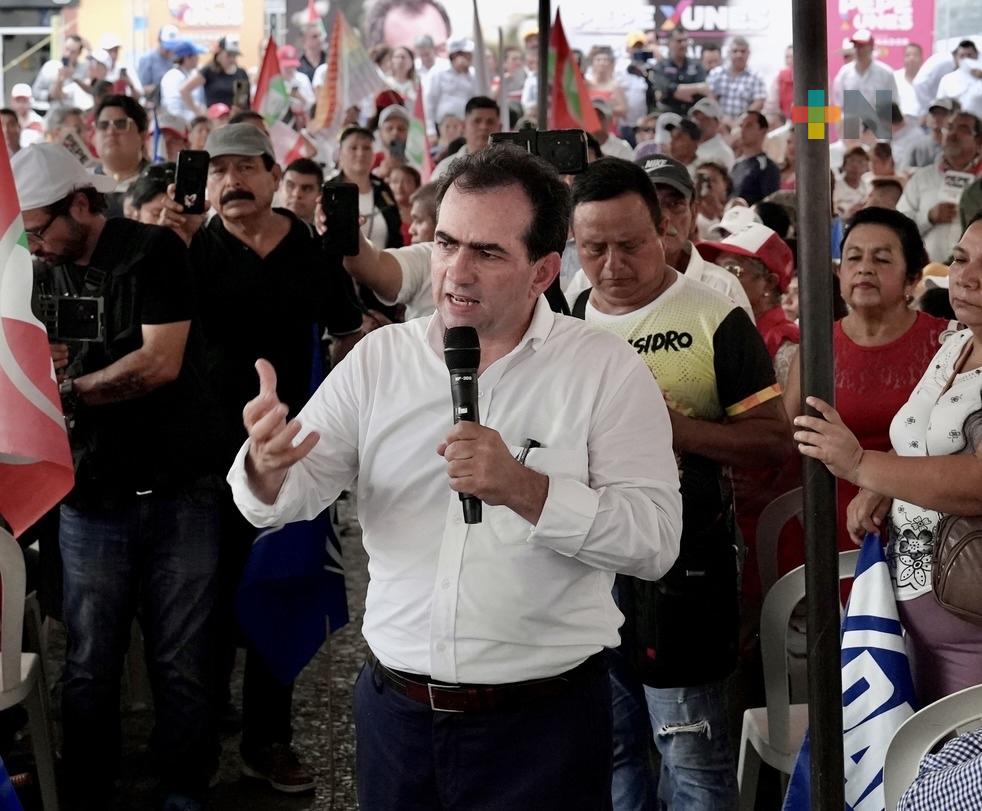 José Francisco Yunes visitó los municipios de Atzalan y Tlapacoyan