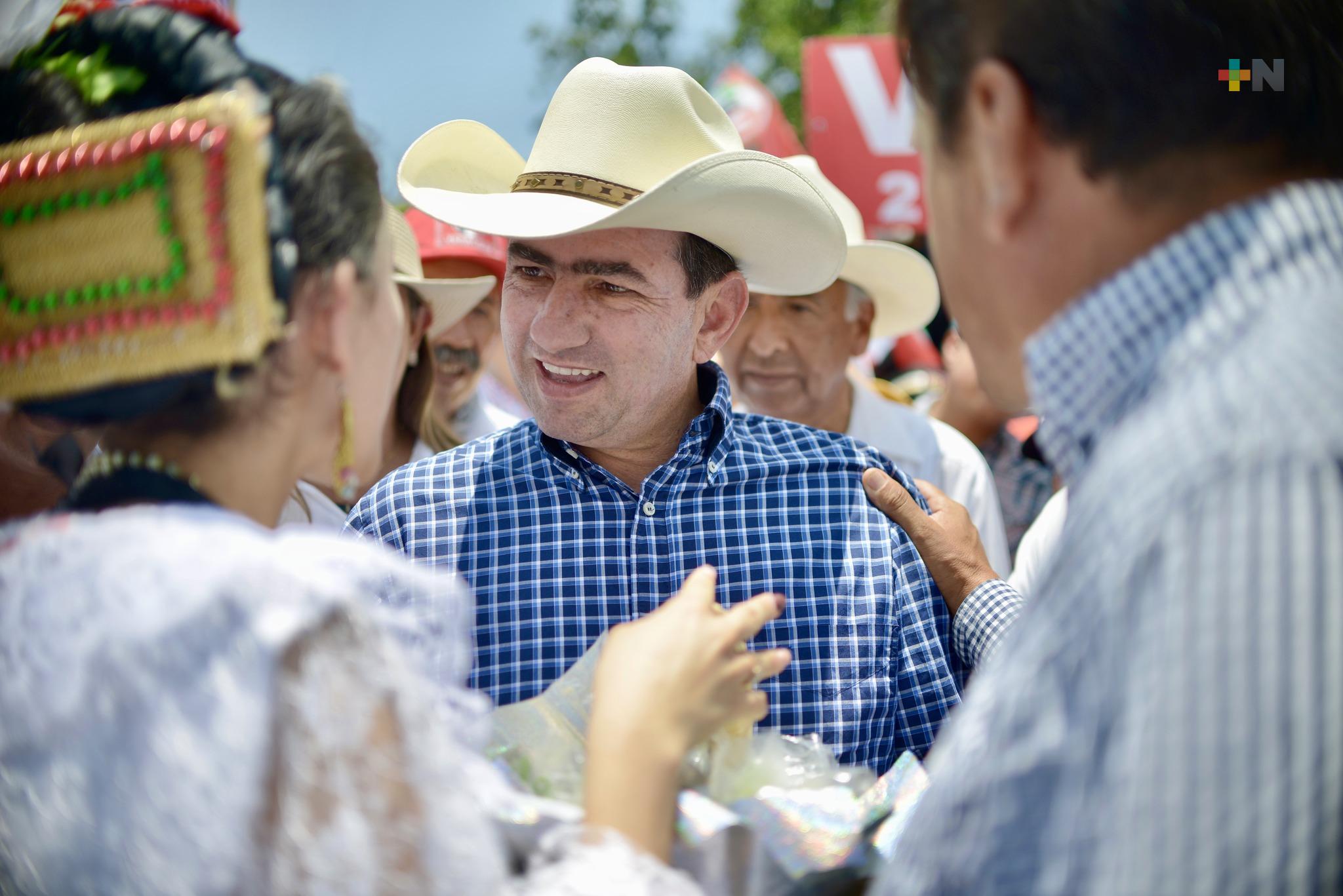 José Francisco Yunes sostuvo un encuentro con la ciudadanía de Huayacocotla