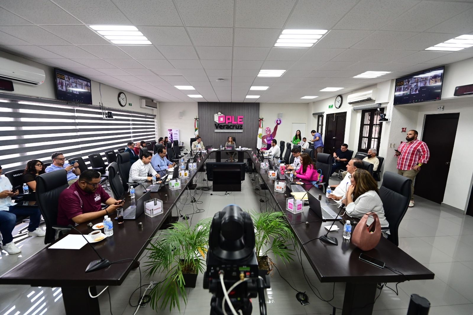 Consejo del OPLE Veracruz aprueba Convocatoria para debates de diputaciones locales