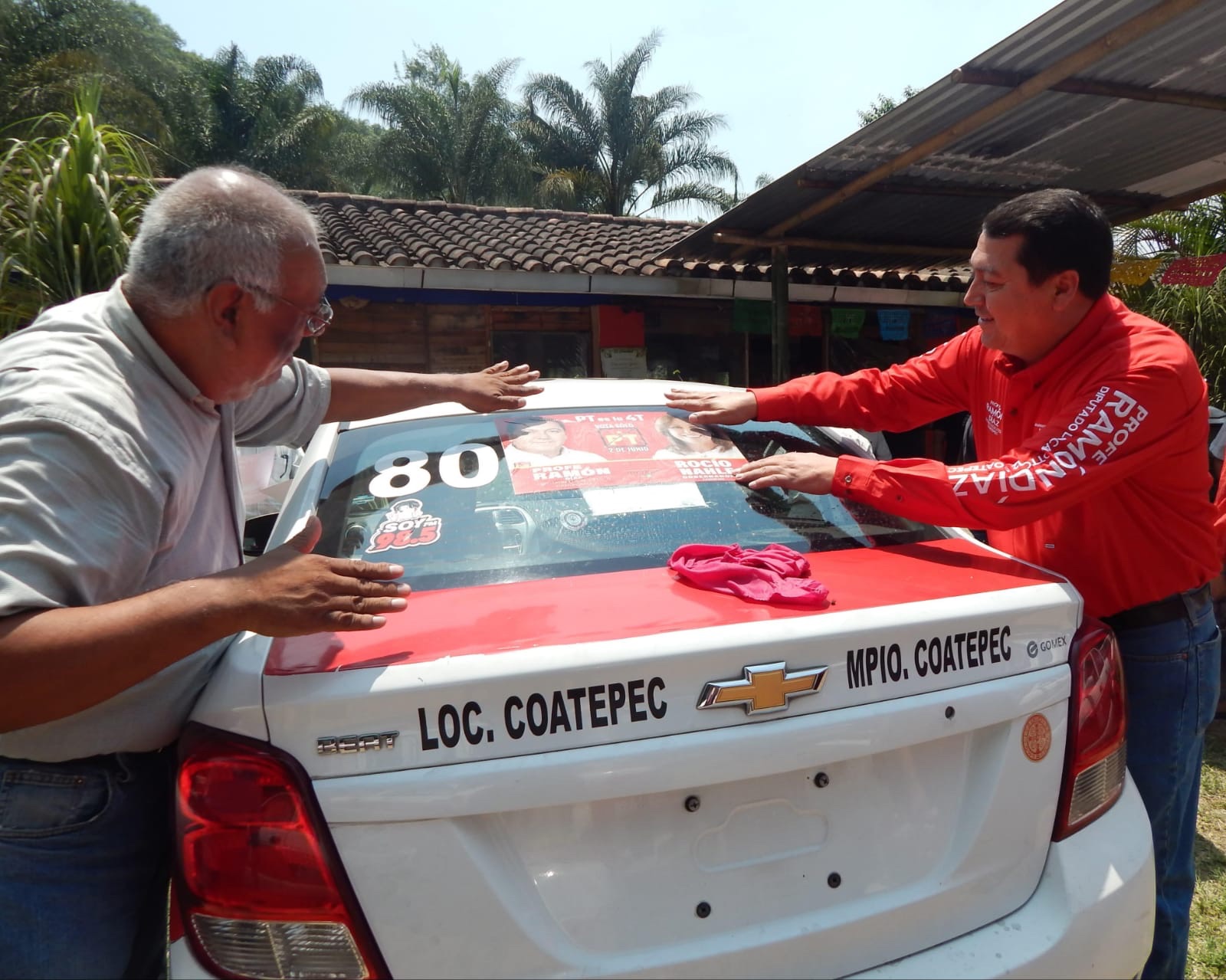 Taxistas respaldan a Ramón Díaz rumbo al Congreso local