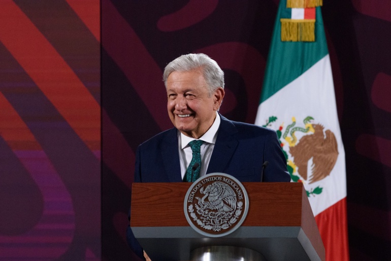 Presidente celebra nivel más bajo de pobreza laboral registrado en México