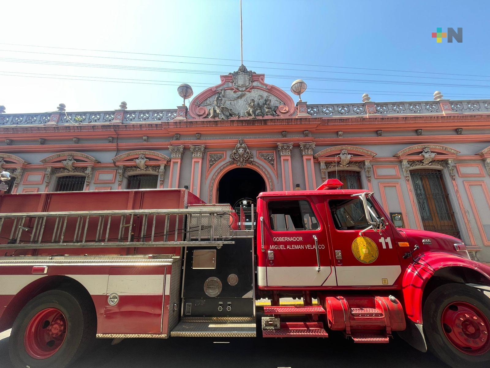 Desalojan a estudiantes y maestros de Colegio Preparatorio de Xalapa