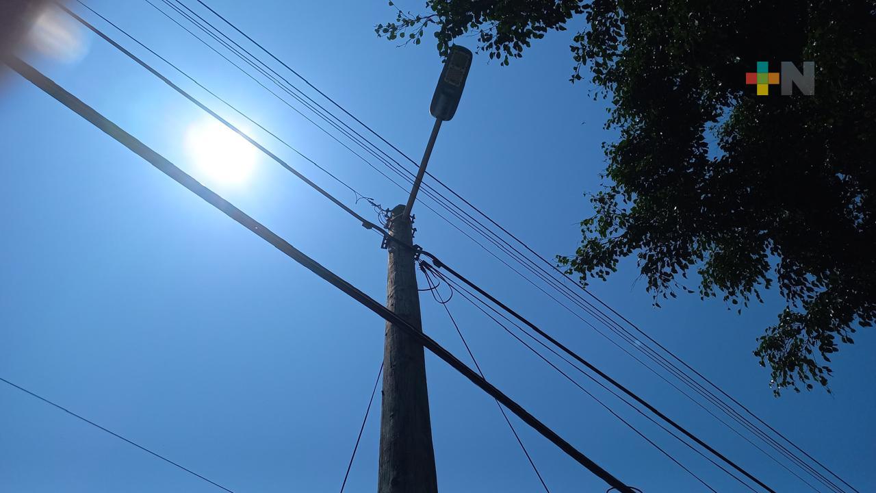 Robo de cableado eléctrico causa apagones en Villa Allende, Coatzacoalcos