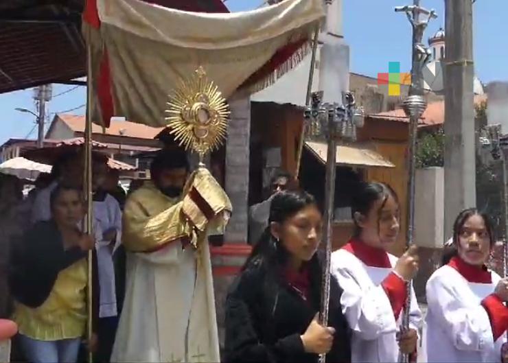 En Huasteca baja y sierra de Huayacocotla celebran Corpus Christi
