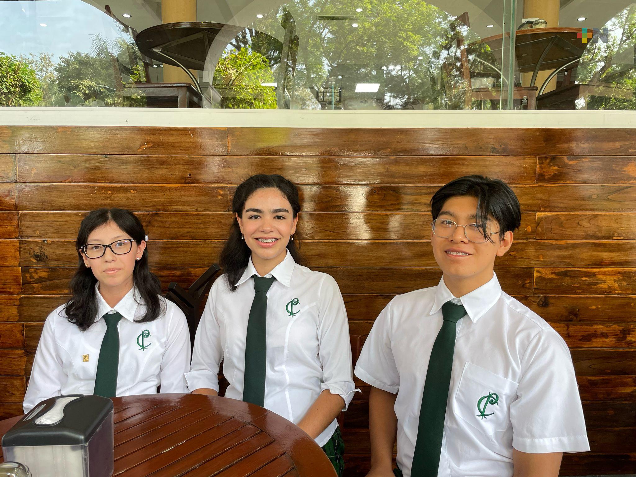 Estudiantes de Colegio Preparatorio ganan beca del programa Jóvenes en Acción