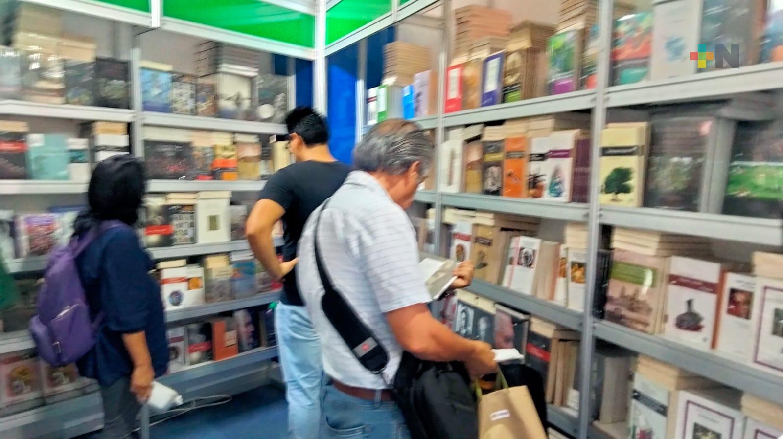 Continúan actividades en FILU 2024