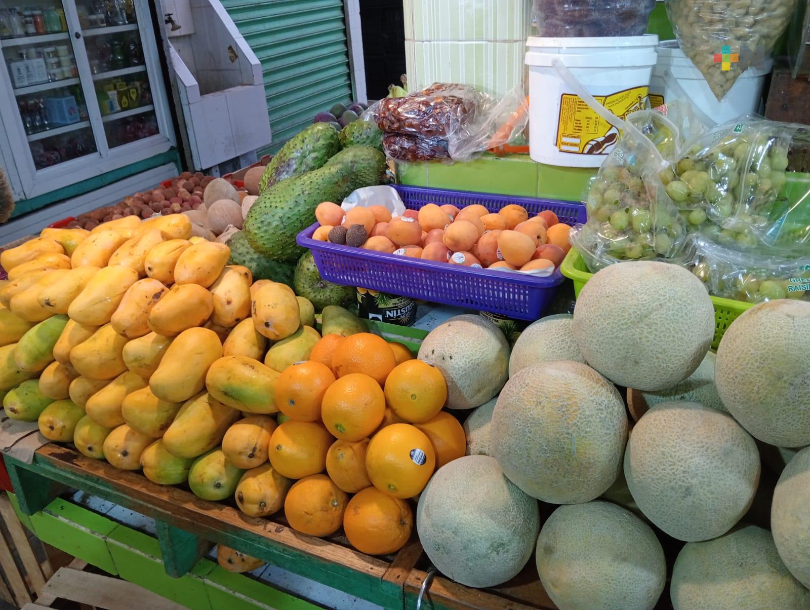 Frutas son demandadas por el calor; comerciantes deben cuidar más sus productos