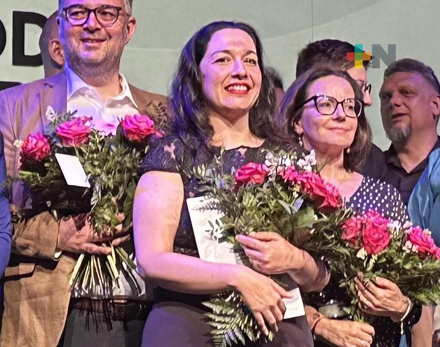 Escritora veracruzana gana Premio Internacional «Ryszard Kapuściński» en Polonia