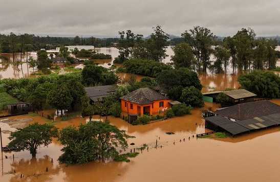 Intensas lluvias provocan devastadoras inundaciones en Brasil