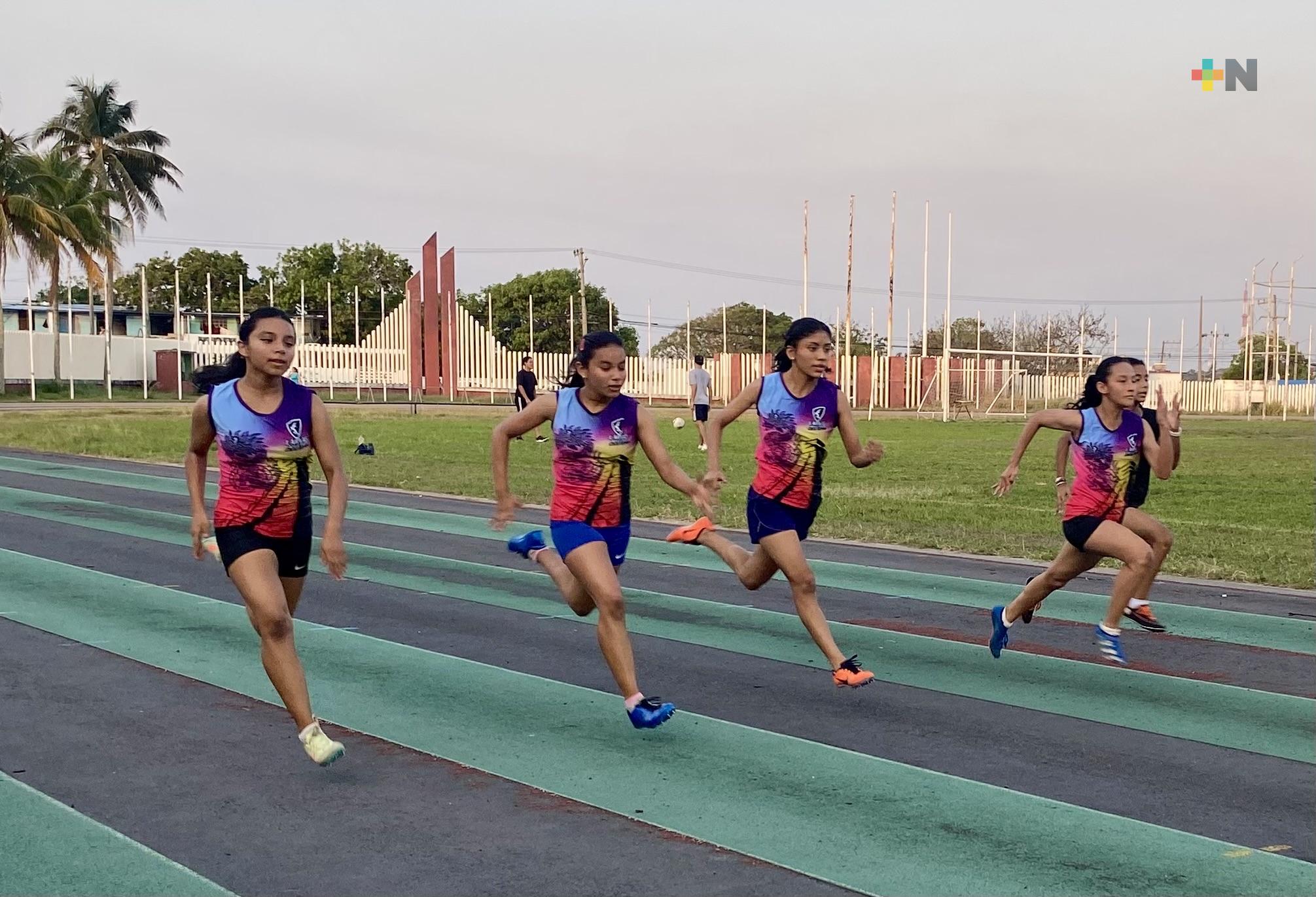 Atletas del Club Larvas de Coatza participarán en Macro Regional 2024