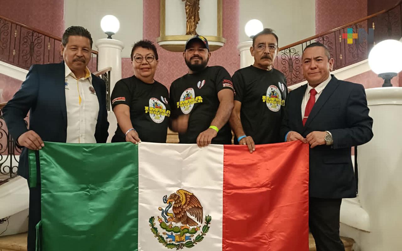 Orgullo y satisfacción en la Escuela Halcón Negro