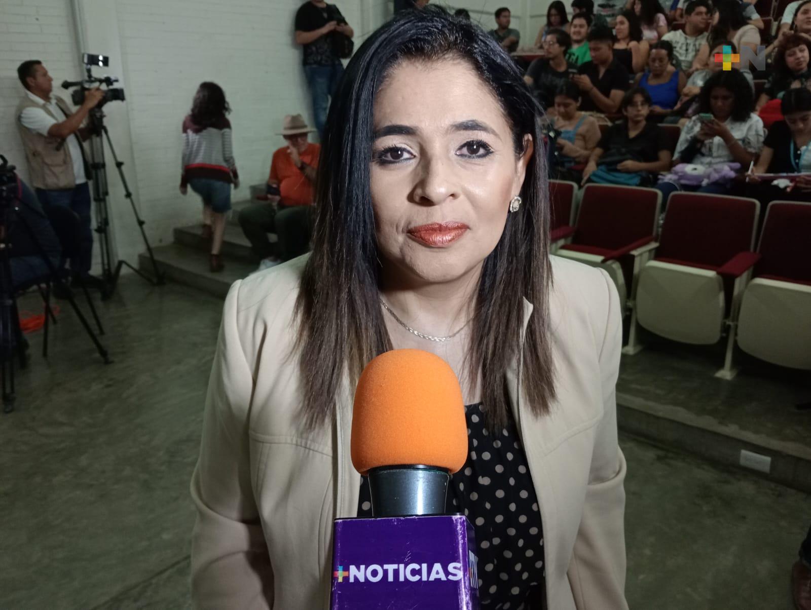 Analizan relación IA con ciberperiodismo en 75 años de Facultad de Comunicación UV