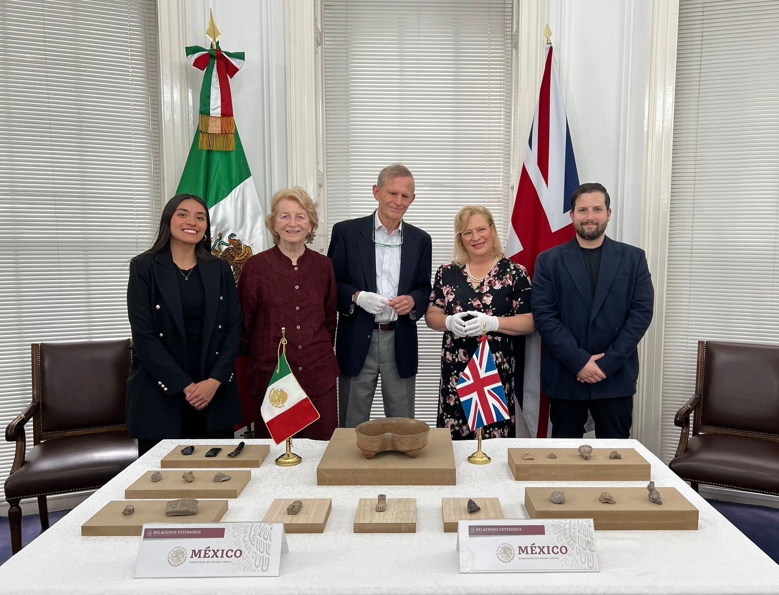 Ciudadano británico regresará voluntariamente piezas arqueológicas a México
