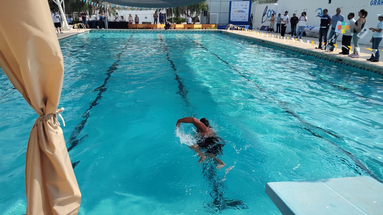 Deportista paralímpico Omar Osorio nadará 12 horas continuas para recaudar alimentos