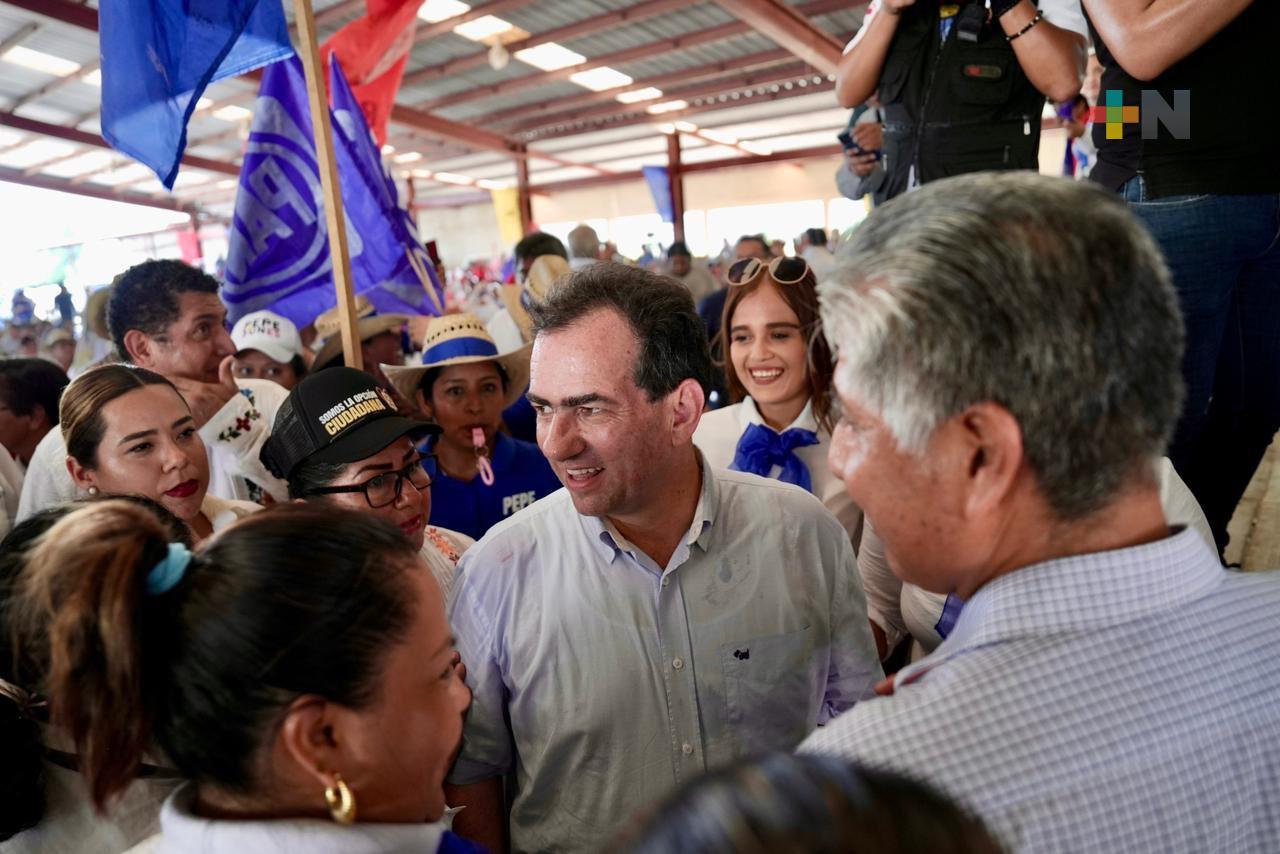 En Las Choapas, José Francisco Yunes promete trabajar en pro del campo