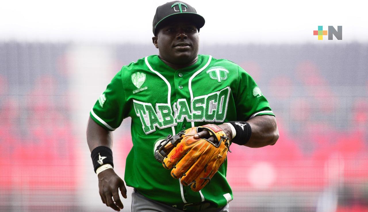 Ronnier Mustelier es nuevo coach de bateo en El Águila