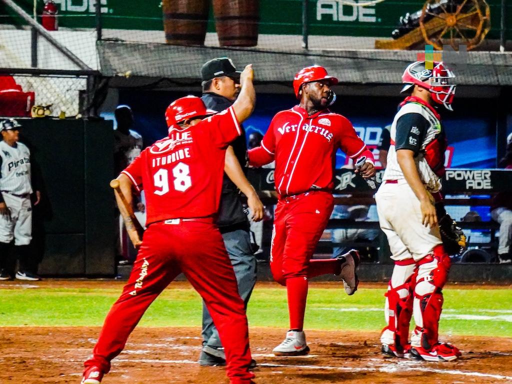 El Águila supera a Campeche al iniciar la serie en el «Nelson Barrera»