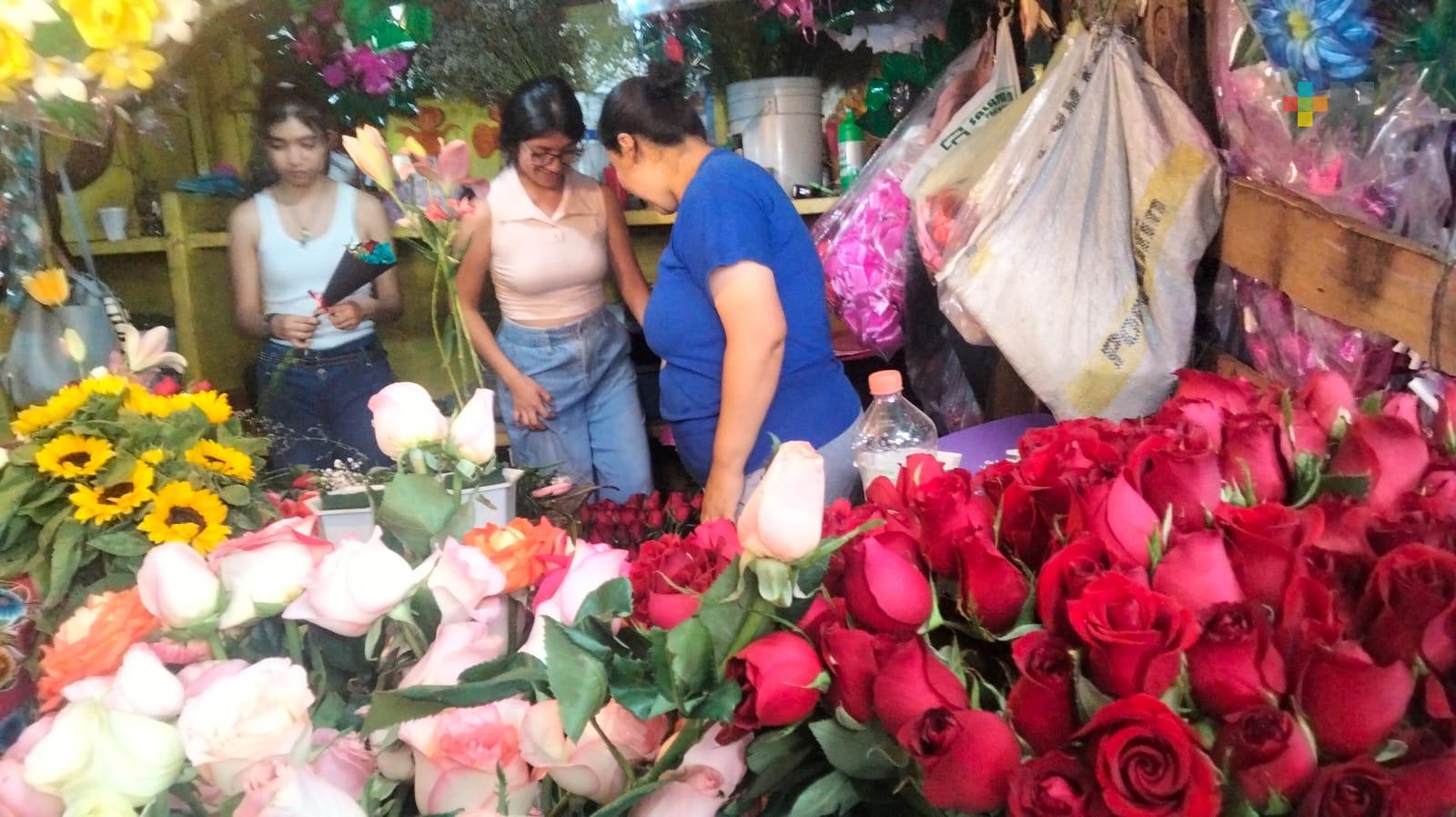 Intenso calor obliga a reducir precios de flores el 10 de mayo para evitar pérdidas