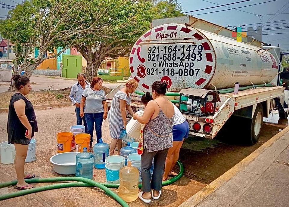 CMAS Coatzacoalcos mantiene operativo de tandeo en pipas, favoreciendo a población