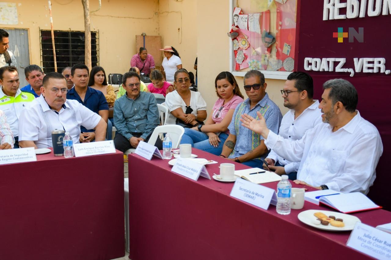 Atienden temas de seguridad e integridad de alumnos y maestros en escuelas de Coatza