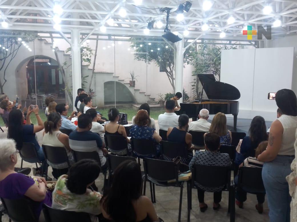 Estudiantes de la Facultad de Música brindan recital de piano, en el puerto