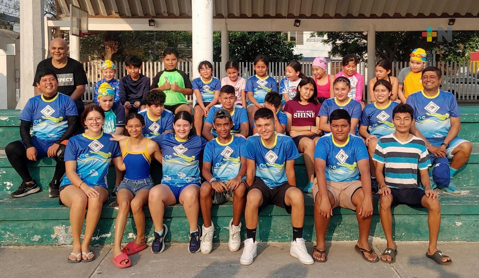 Presume Club Acuario nueva generación de nadadores