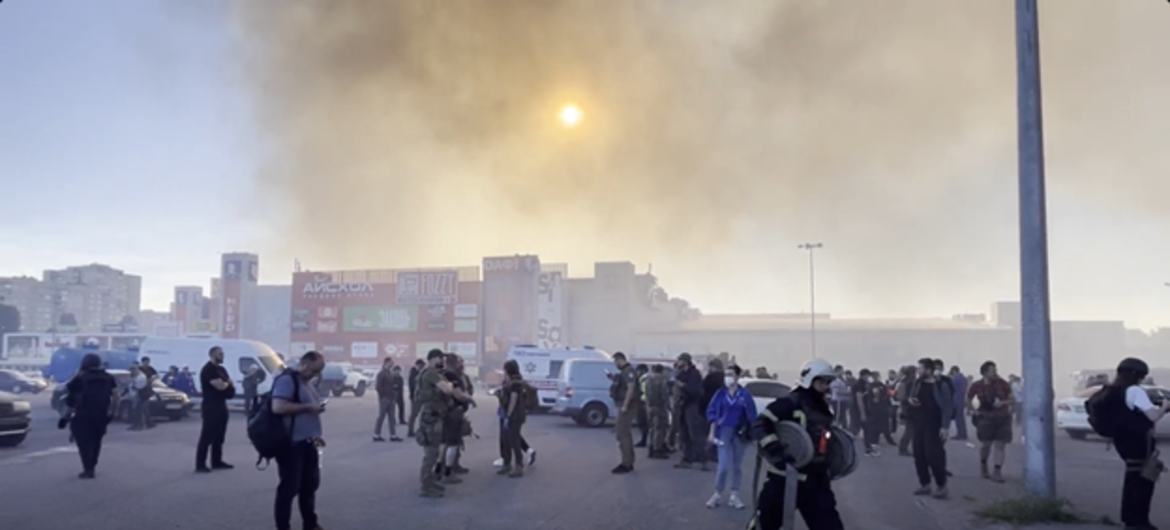Ataque de Rusia a centro comercial de Kharkiv, «totalmente inaceptable»