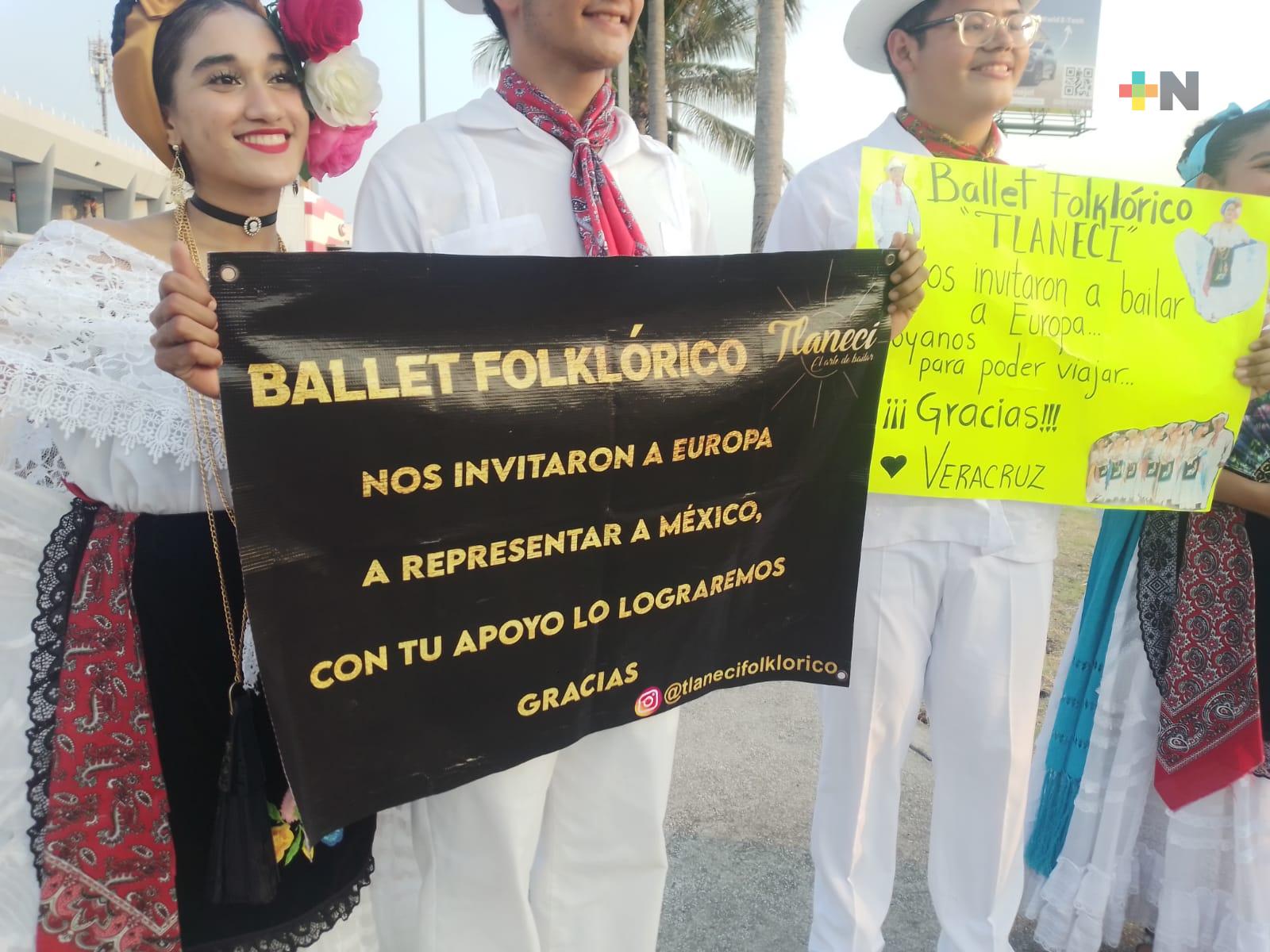 Con espectáculo en vialidades, ballet Folclórico Tlaneci recauda fondos