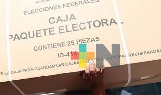 OPLE entrega paquetería a funcionarios de casilla en distritos del estado de Veracruz