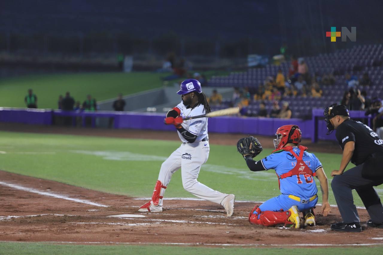 Querétaro vence a El Águila y toma ventaja en la serie