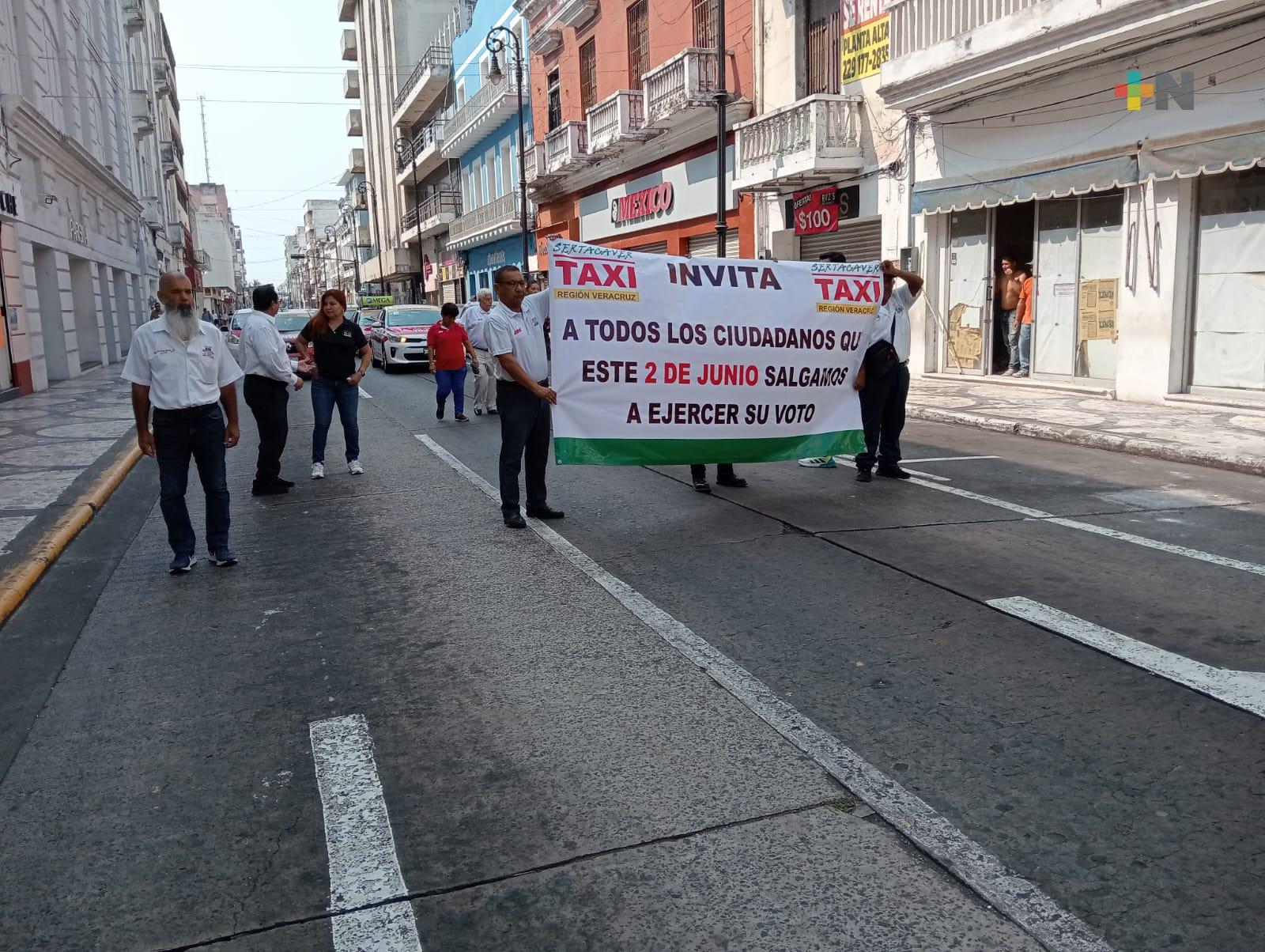Marchan taxistas para incentivar al voto el 2 de junio