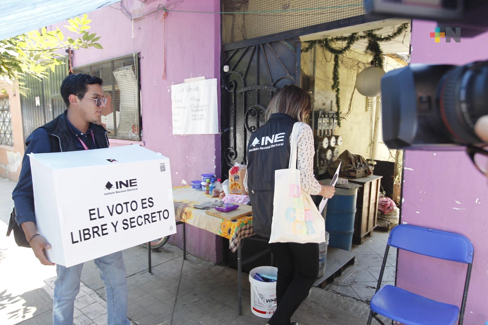 En Coatzacoalcos, INE invita a ciudadanía a cumplir como funcionarios de casilla