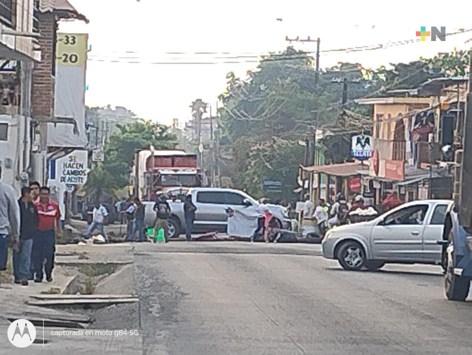 Cierran paso a vehículos en carretera Coatepec-Las Trancas, informa Tránsito del Estado
