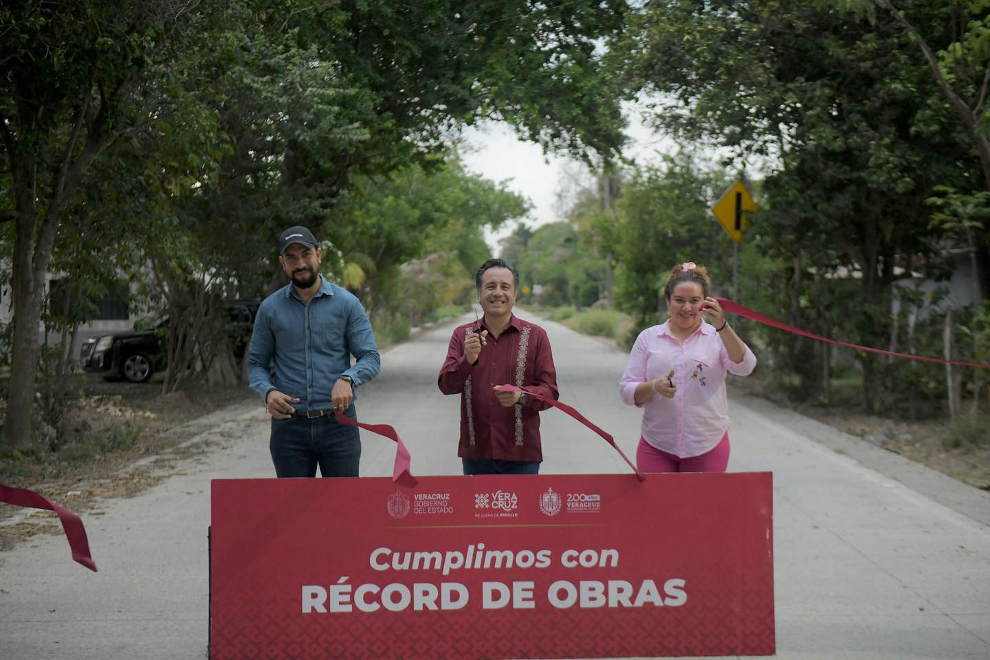 Inaugura Gobernador tercera etapa de la carretera de Otatitlán a Tlacojalpan