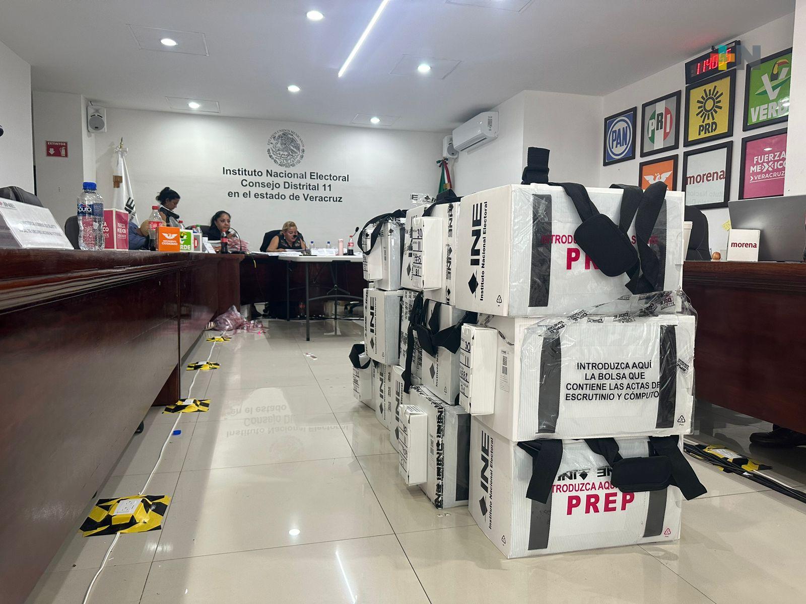 Continúa conteo en INE Coatzacoalcos; el retrasó se debió a la gran cantidad de boletas