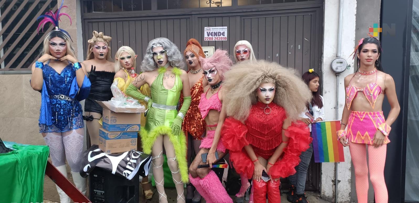 En Xalapa drag queen participan en décima octava marcha por el orgullo LGBTQ+