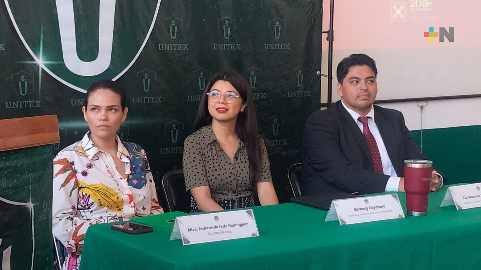 Dorheny Cayetano dialogó con estudiantes universitarios