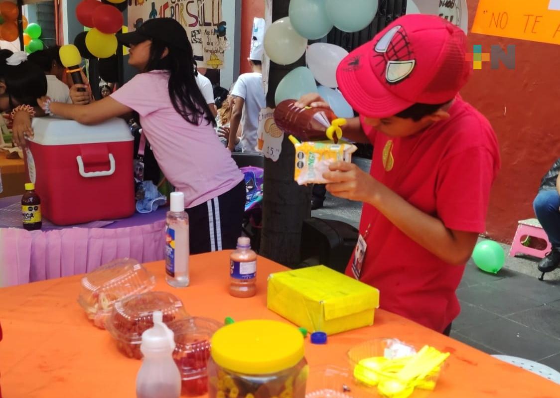 Estudiantes de escuela de Córdoba presentan proyectos de emprendimiento