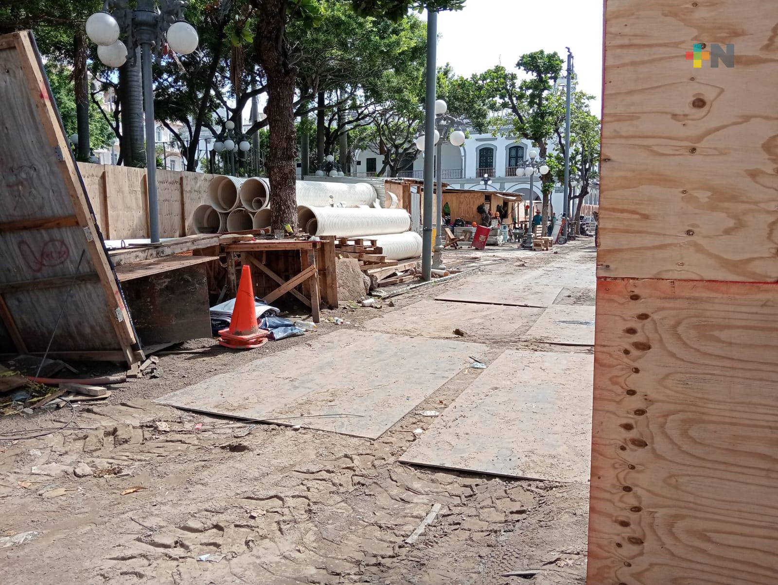 Habitantes del puerto lamentan que no esté listo el zócalo para carnaval de Veracruz