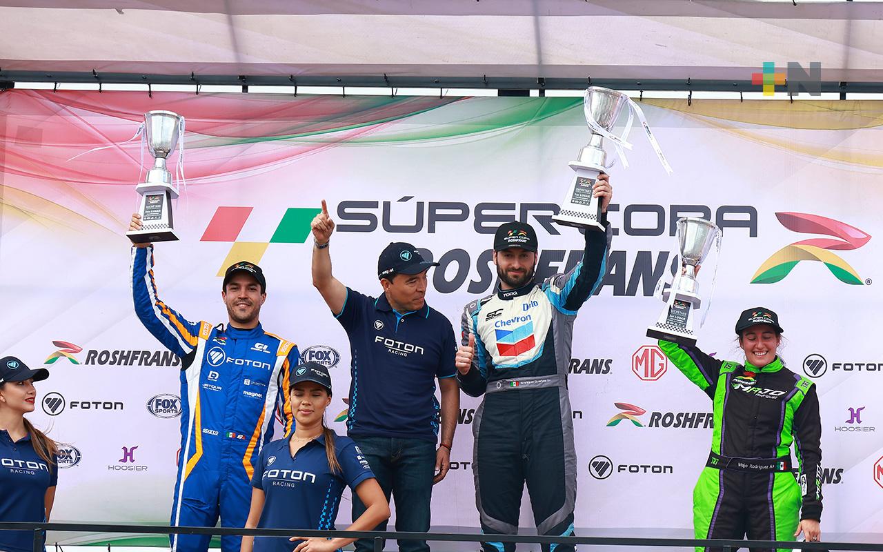 Enrique Dueñas y Chevron Delo Racing Team, triunfan en Tractocamiones en Querétaro