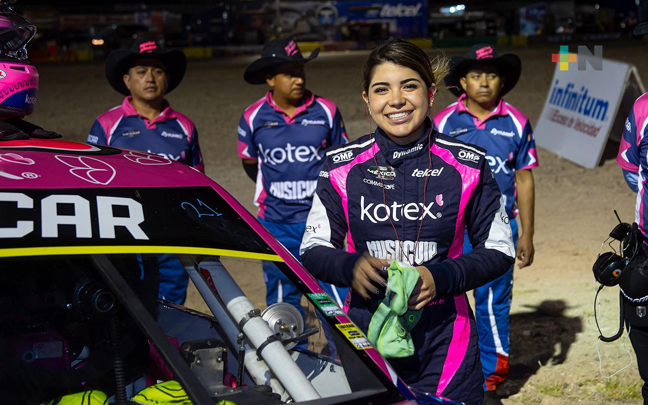 Regina Sirvent, apunta al Óvalo Aguascalientes, en NASCAR México Series