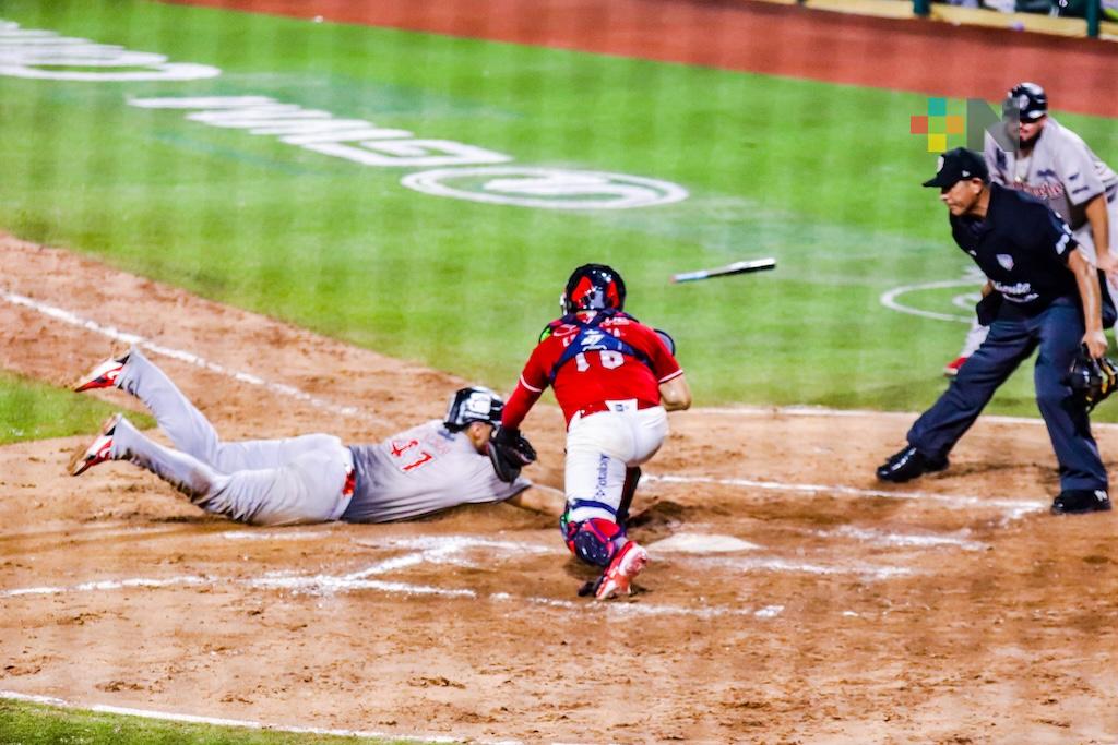 Campeche apalea por 11-2 a El Águila y empata la serie en el puerto