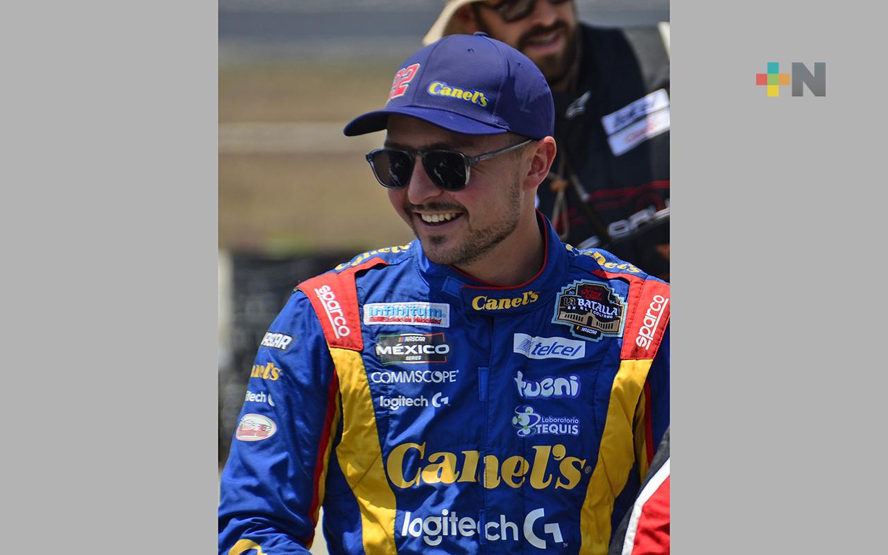 Se coloca Santiago Tovar en zona de playoffs en NASCAR México