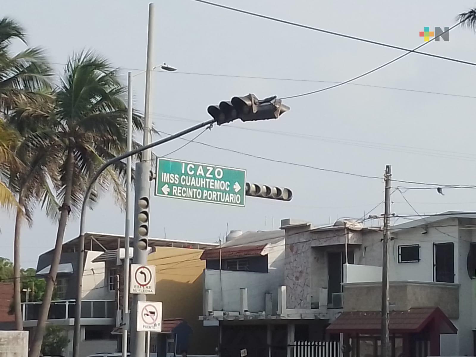Exigen reparar semáforos en Veracruz puerto