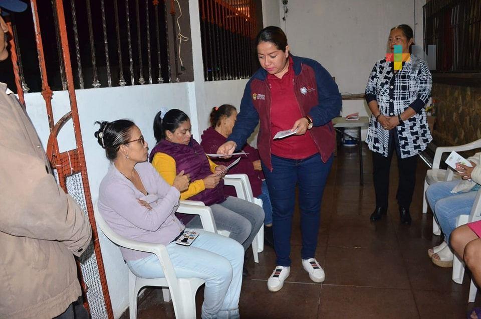 Conforma 60 redes vecinales en colonias de Coatzacoalcos