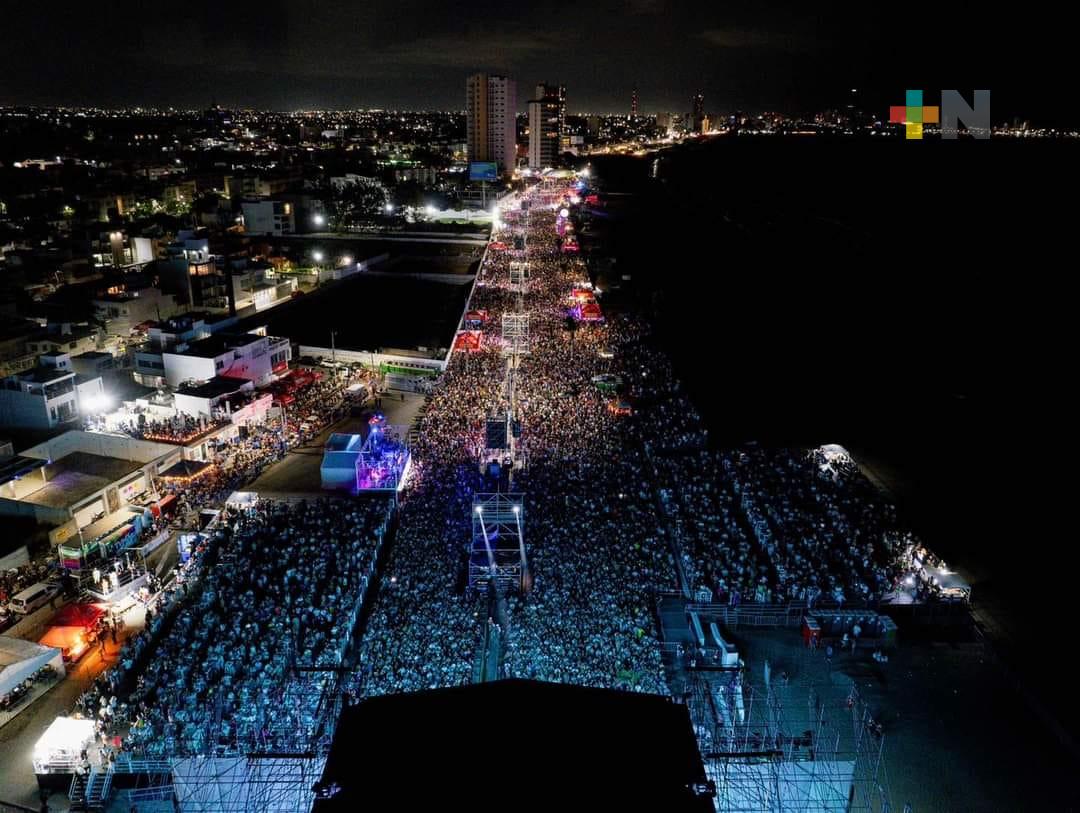 Multitudinario de segundo día de conciertos del SalsaFest 2024
