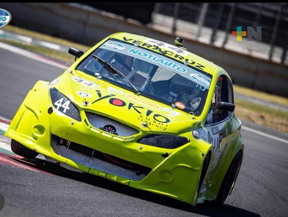 Laura Sanz se mantiene peleando por el título Copa 1.8 en serial Notiauto