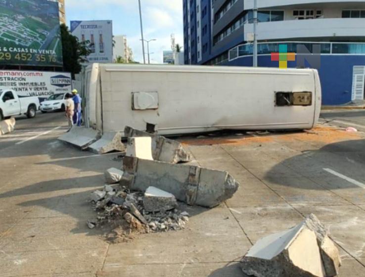 Volcadura de autobús en Boca del Río, provocada por chofer alcoholizado