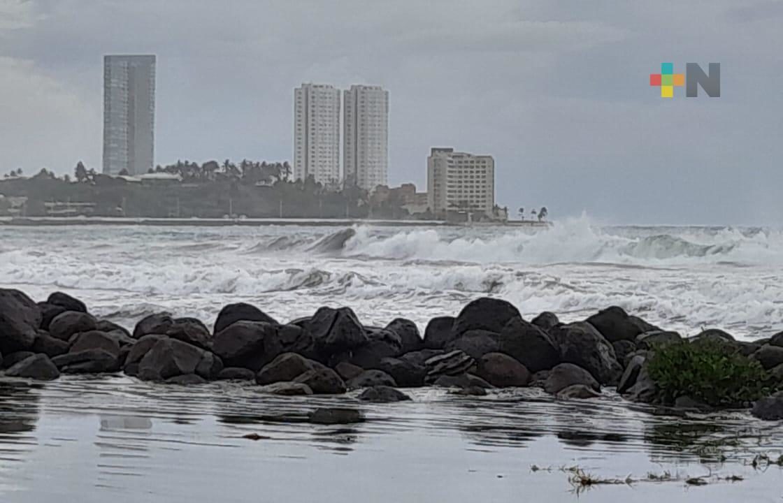 Marejada en playa Mocambo afecta la actividad turística